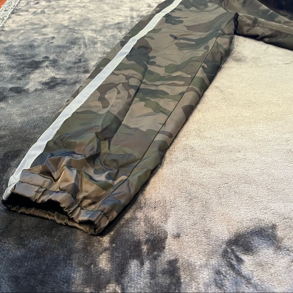 Levi’s Shell Jacket - Medium - Picture 4 of 16